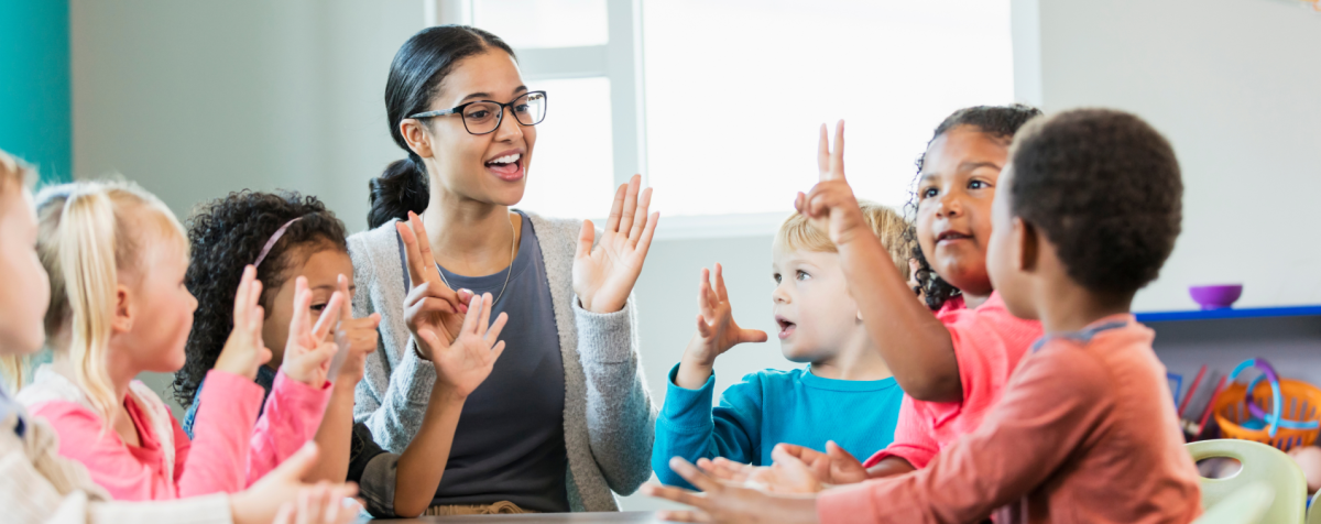 teacher and students count on their fingers